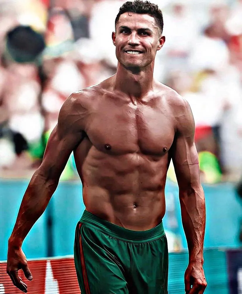 Thể hình vượt trội của Ronaldo