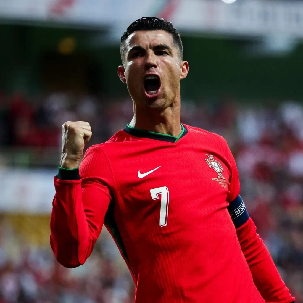 Cristiano Ronaldo bao nhiêu tuổi